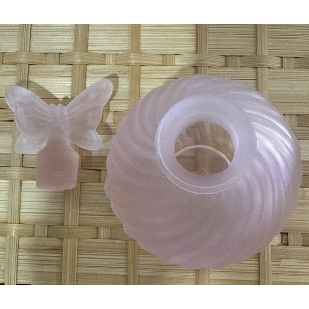 VINTAGE 4 PIECE PINK FROSTED GLASS BUTTERFLY PERFUME VANITY SET i3 - Picture 3 of 9